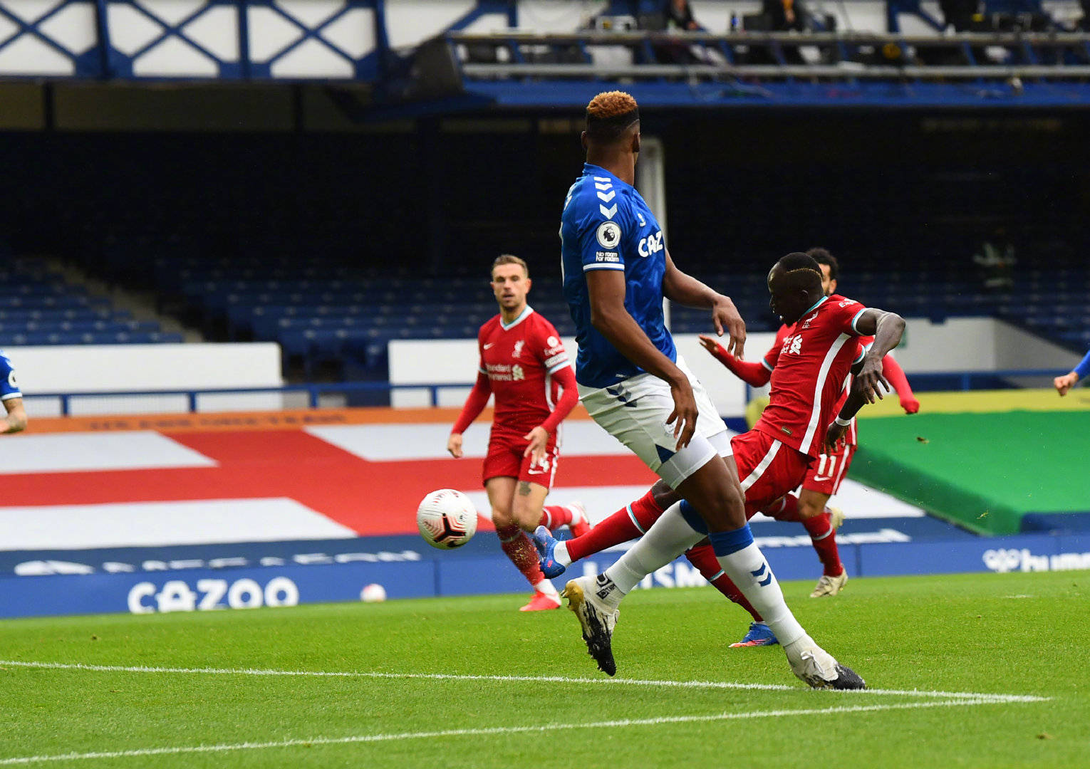 彷彿一腳跨 彷彿一腳跨